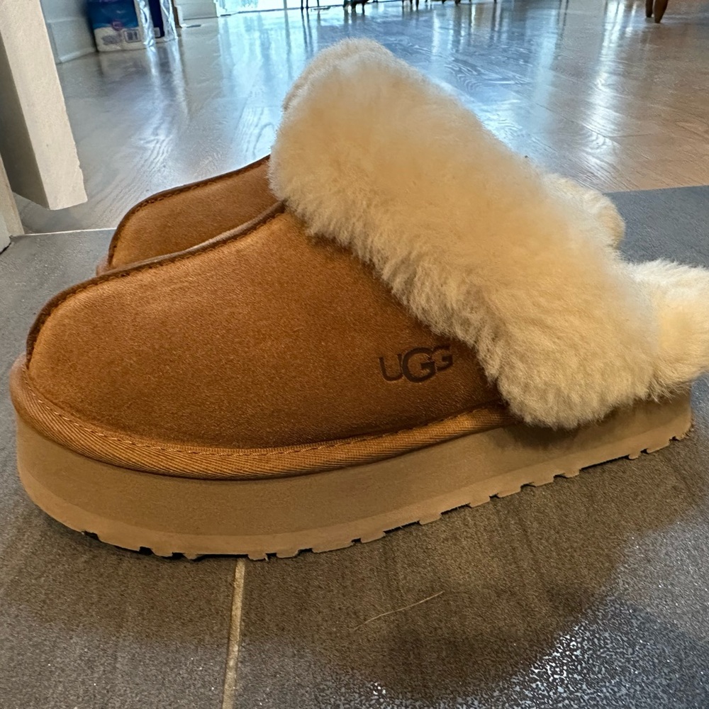 UGG